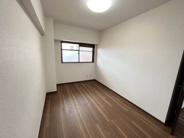 ライオンズマンション西丸之内の洋室