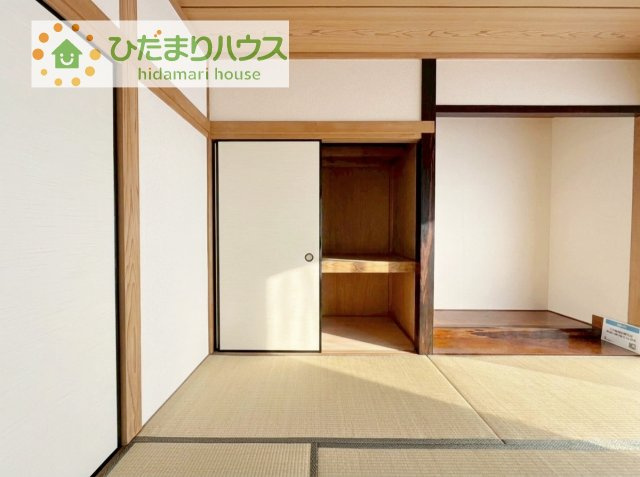 和室の収納は横開きクローゼット！　しまった物の出し入れも楽々です(^^)