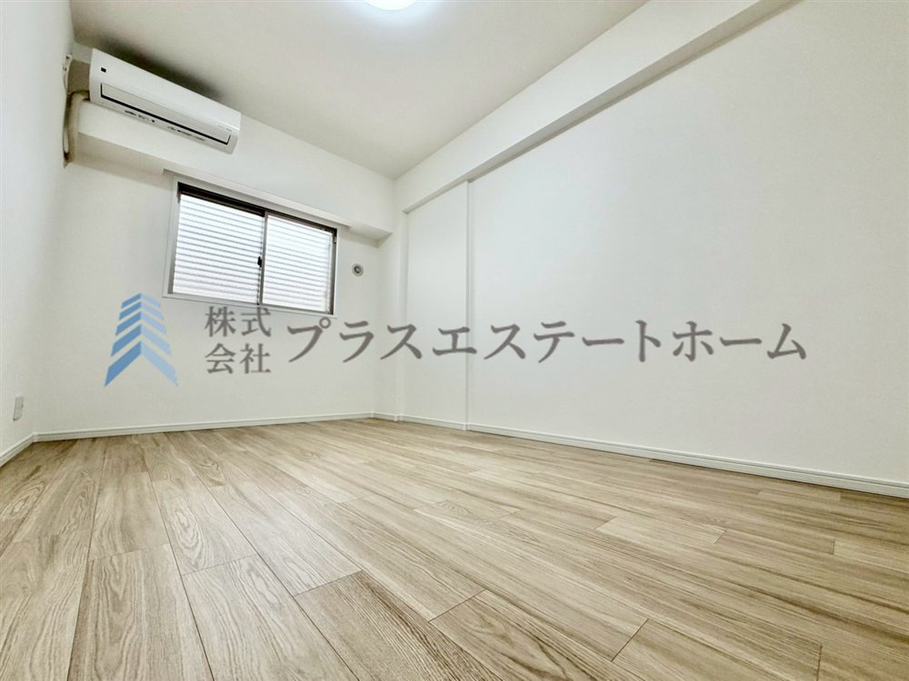 シンプルな洋室でお部屋のコーディネートが楽しめます♪お好みのスタイルに彩ってお気に入りの空間に出来ます♪