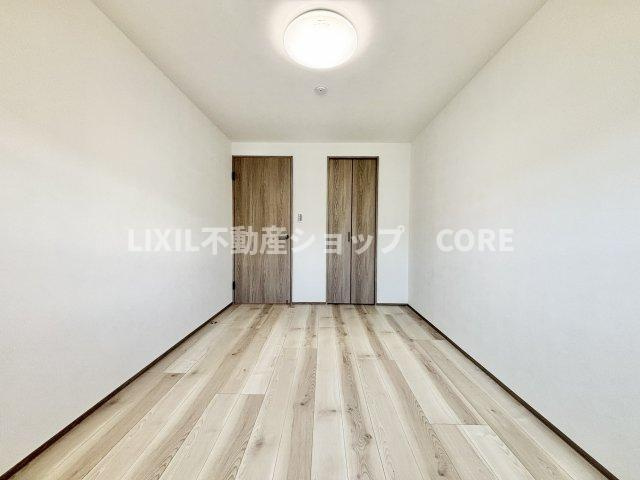 1日の疲れを癒し、心地よく寛げるようゆったりとした広さを確保しています。