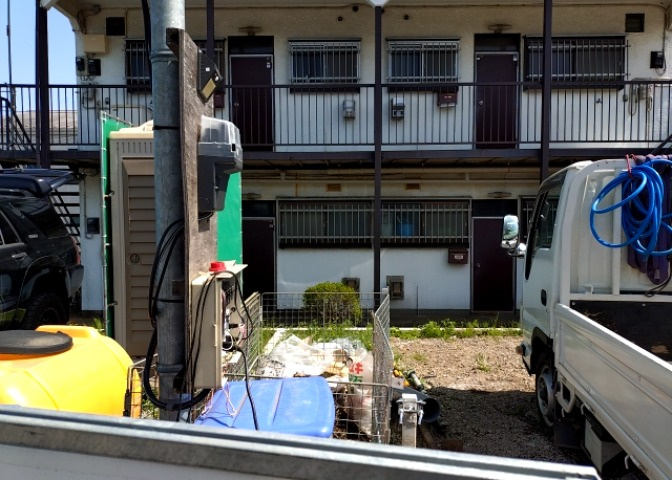 家族でのBBQを行うのであれば3坪程度の広さがあればよいでしょう。ガーデニングや家庭菜園を楽しむ際は、手入れが行き届く範囲にすると安心です。また、庭のある方角や接道が気になる方は事前に確認しましょう。