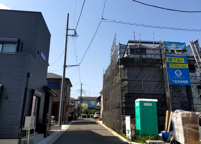 桜や紅葉の名所に出かける人は多いと思いますが、家にいながら季節の移ろいを感じる生活を送りませんか？リビングや窓から見える景色が生活を彩るワンポイントに！現地から見える景色を堪能してみては如何でしょう。