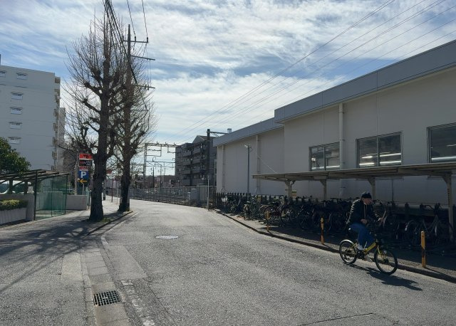 眺望を気にして物件を探す場合、前面に建物が建っていないか現地で確認しましょう！前面に建物があると景色はもちろん、日当たりや風通しにも影響が出てきます。住んだ時のことを想像しながら現地見学をしましょう。