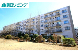 平尾団地６４号棟の外観