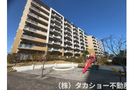 プラザ学園前　10号棟の外観