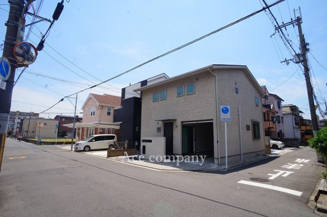 開放感のある北東角地！（道路4ｍ×8ｍ）