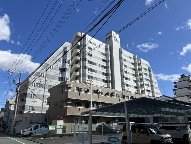 大きな船のような外観
