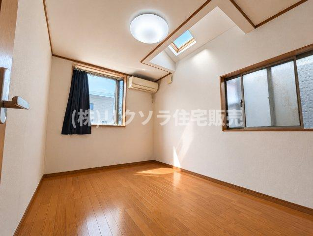 AIにて残置物を消して掲載しております。　居住中につき家具・残置物等ございます。