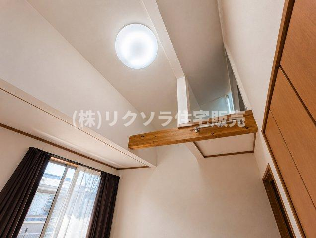 AIにて残置物を消して掲載しております。　居住中につき家具・残置物等ございます。