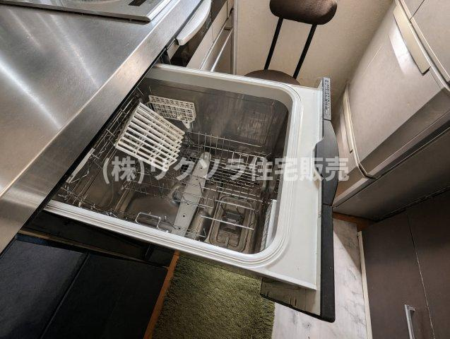 AIにて残置物を消して掲載しております。　居住中につき家具・残置物等ございます。
