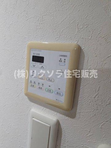 AIにて残置物を消して掲載しております。　居住中につき家具・残置物等ございます。