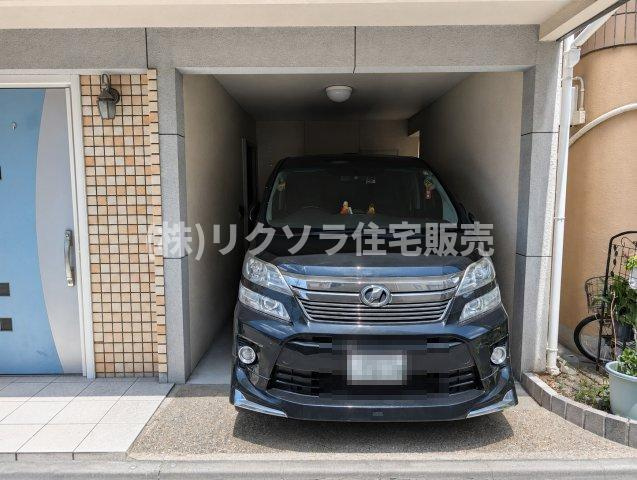 AIにて残置物を消して掲載しております。　居住中につき家具・残置物等ございます。