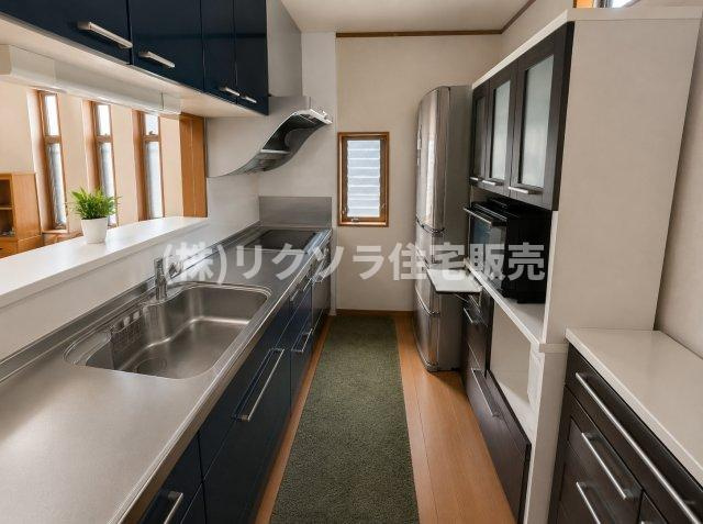 AIにて残置物を消して掲載しております。　居住中につき家具・残置物等ございます。