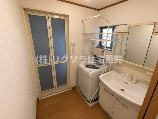 AIにて残置物を消して掲載しております。　居住中につき家具・残置物等ございます。