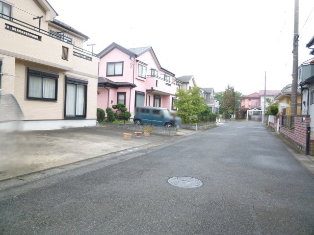 前面道路含む現地写真です