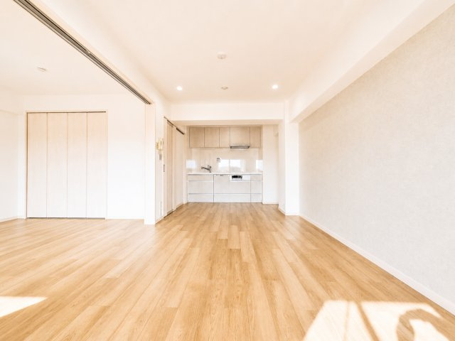 ◆リビングは一日中太陽の光が射し込みます。家族が集まる空間は、自然と笑顔が溢れます！　