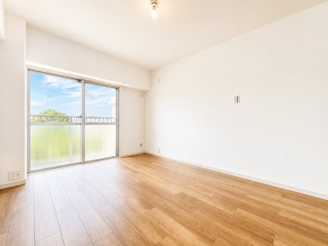 ◆柔らかい陽光が差し込む明るいお部屋を演出する設計。彩光の取れる窓が気持ちの良いお部屋を創り上げます。　