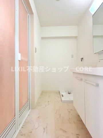 収納もあり、スッキリと見映えの良い空間に拵えました。時間に余裕とゆとりを持たせます。