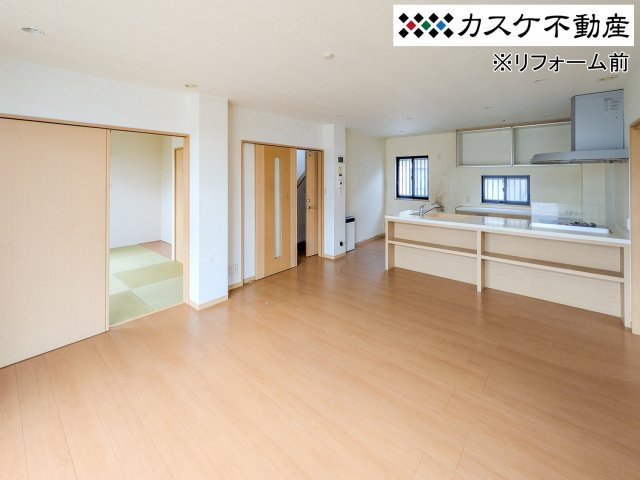 5LDKの部屋数で在宅ワークや趣味の部屋、または来客用など、家族構成の変化に合わせて柔軟に対応可能で壁紙の張替えや設備コーティングが完了したばかりなので、清潔感のある新生活をすぐにスタートできます。