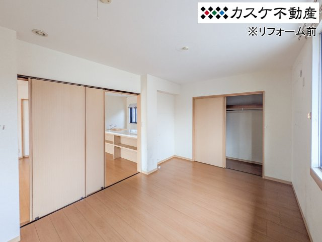 LDK横の洋室。寝室やワーキングスペース、趣味部屋などなど、生活スタイルに合わせて多様に活用できます。