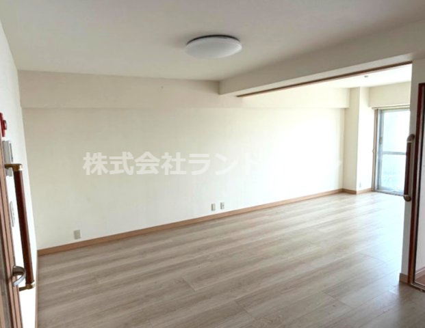15帖以上のLDKは、家具や家電を置いても十分な広さです。