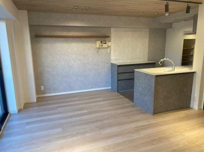 ナチュラルな色味で統一された穏やかな住空間。