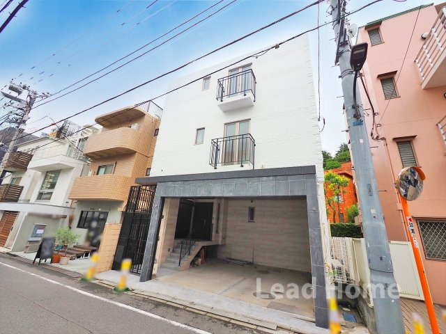 見通しの良い平坦道路で毎日の徒歩通学も安心！ベビーカーを押してのお散歩も快適に行えます！