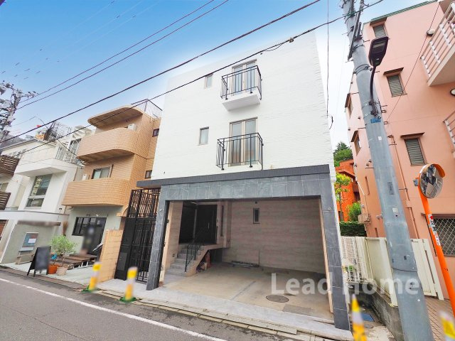 見上げるような開放感のある居住空間！陽当りに恵まれたあたたかなお部屋で気持ちよく過ごせます♪