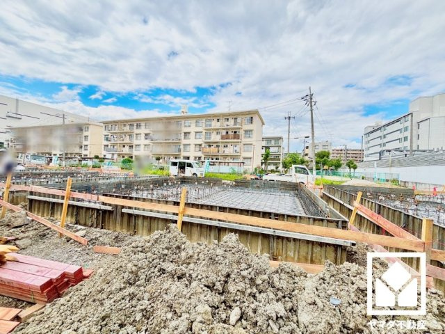 玄関にはシューズボックスを設置。家族の靴もしっかり収納できるので、玄関がいつも片付き、気持ちよくお客様を迎えられます。