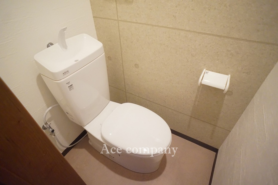 トイレは1階と2階の2ヶ所に完備♪こちらは1階のトイレ新調です☆