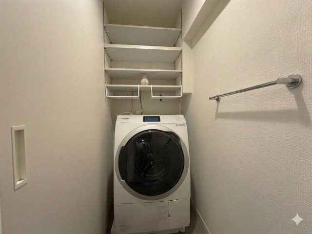 【ランドリースペース】使用しない際は扉を閉めれば目隠しになります。