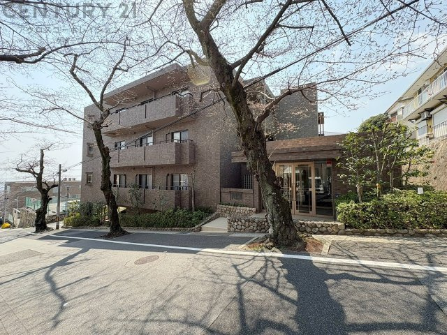 鉄筋コンクリート造4階建て
