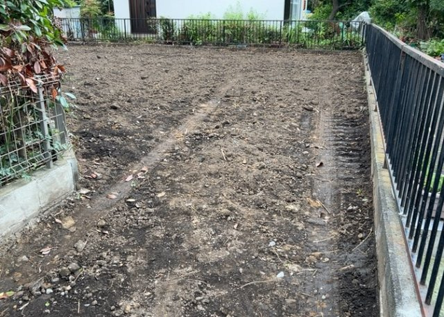 土地を買う際、住む地域の自治体や福祉の補助制度にも注目してみましょう。子供や老人の医療補助やゴミ出しのルールなど、自治体によってルールに大きな違いがあるため、暮らしやすい土地で判断するとよいでしょう。