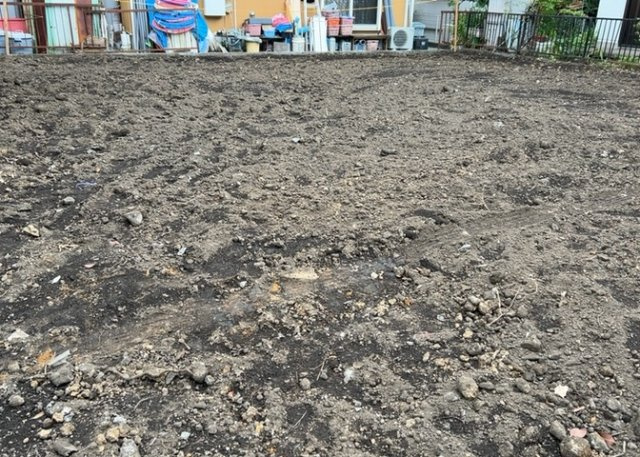 隣家の土地はどうなっているのか、生活利便施設が近くにあるのか、学校まで近いかなど、お客様のライフスタイルにあわせたイメージが重要です。また、近くにあると困る施設が近くにないかも確認するといいでしょう。