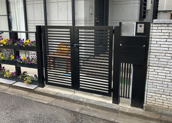 玄関は家の顔と言っても過言ではありません。現地を見学する際は玄関の広さや全体のバランスなどを見てみるといいでしょう。一般的なアプローチのしやすさだけではなく、お年寄りにも優しい設計のものだと安心です。