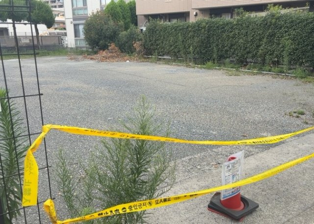 土地を買う際、住む地域の自治体や福祉の補助制度にも注目してみましょう。子供や老人の医療補助やゴミ出しのルールなど、自治体によってルールに大きな違いがあるため、暮らしやすい土地で判断するとよいでしょう。