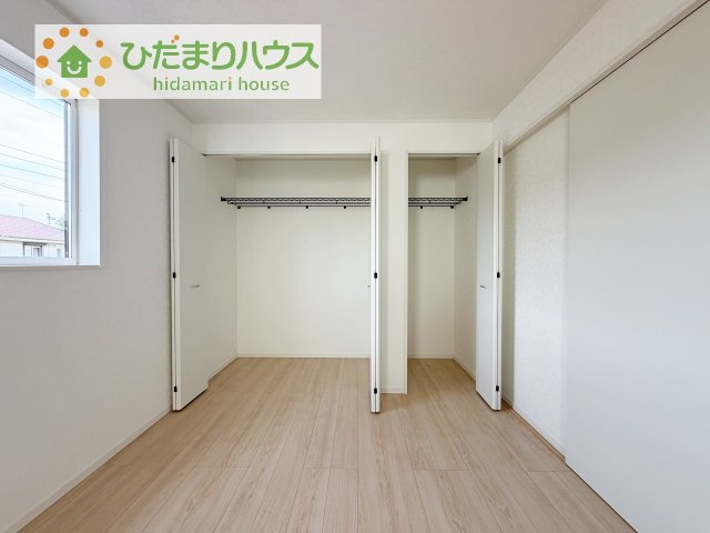 ハンガーパイプ付でお洋服の出し入れもラクラクです！