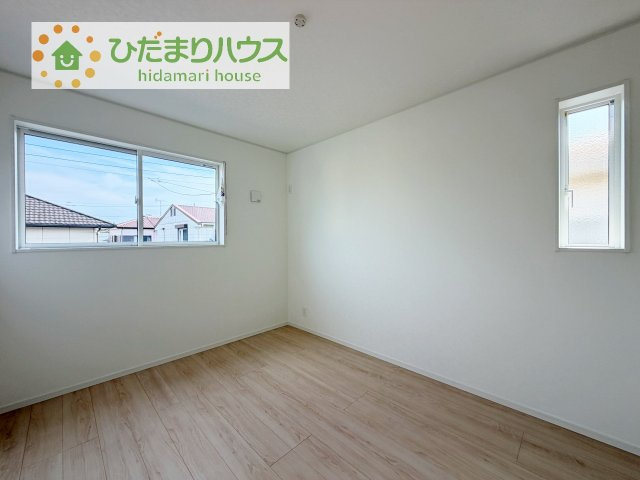 机にベットを置けば子供部屋の完成です！