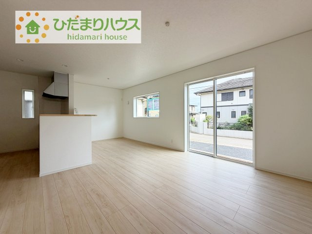 広～いリビングは、ゆったりとした家族だんらんの時間を過ごせます(^^)/