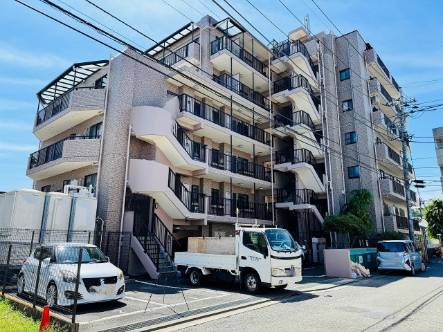 ～京王堀之内駅徒歩22分　内装フルリノベマンション　ペット可、最上階の角住戸～