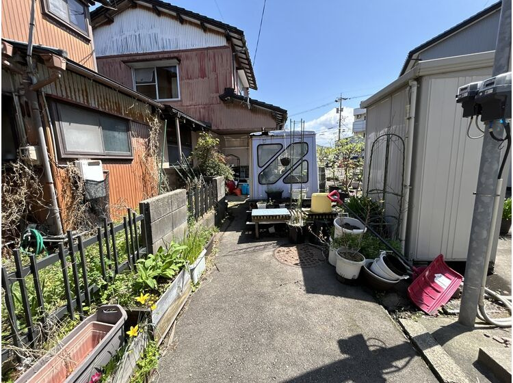 前面道路（建築基準法上の道路ではありません）