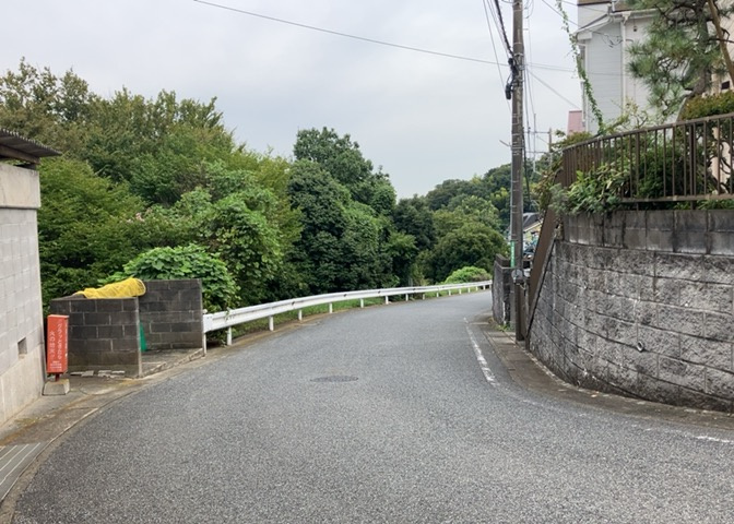 景色重視でお家選ぶをするとスーパーが遠い！学校が遠い！など生活をするうえで利便性で困ることもあります。まず一度現地を見学する際に、周辺の施設などがあるかを確認し、暮らし始めた後のことを想像しましょう。