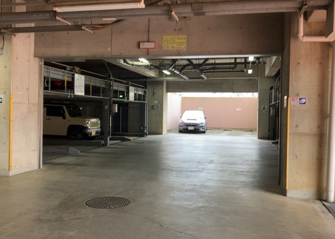 マンションの駐輪場は、事前に空きがあるか確認を取ると安心です。せっかく入居したのに駐輪スペースがない！なんてことになったら大変ですよね。そこで、内見時や購入前にはまず事前に確認しておくと良いでしょう。