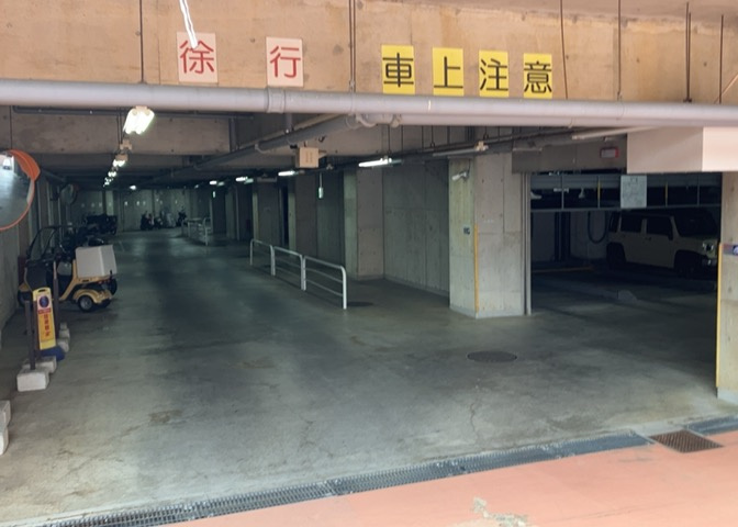 駐車場と明記されていても、最小スペースでつくられた駐車場だと大型車は駐車できなかったり、出入りしにくくなったりする可能性があります。お車のサイズと購入したい物件の駐車場のサイズを現地で確認しましょう。