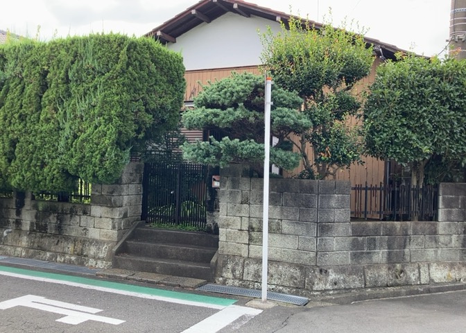 土地を買う際、住む地域の自治体や福祉の補助制度にも注目してみましょう。子供や老人の医療補助やゴミ出しのルールなど、自治体によってルールに大きな違いがあるため、暮らしやすい土地で判断するとよいでしょう。