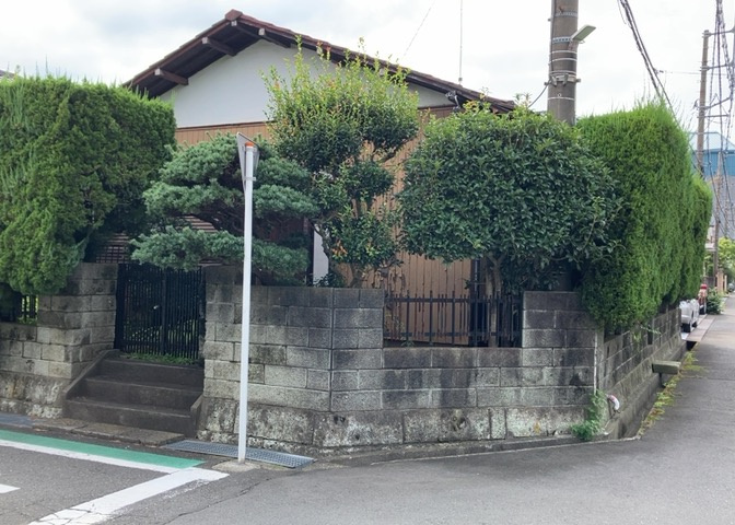 隣家の土地はどうなっているのか、生活利便施設が近くにあるのか、学校まで近いかなど、お客様のライフスタイルにあわせたイメージが重要です。また、近くにあると困る施設が近くにないかも確認するといいでしょう。