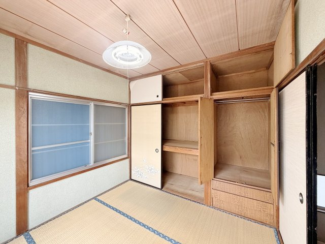 押入と収納ありで、お部屋がすっきりします！