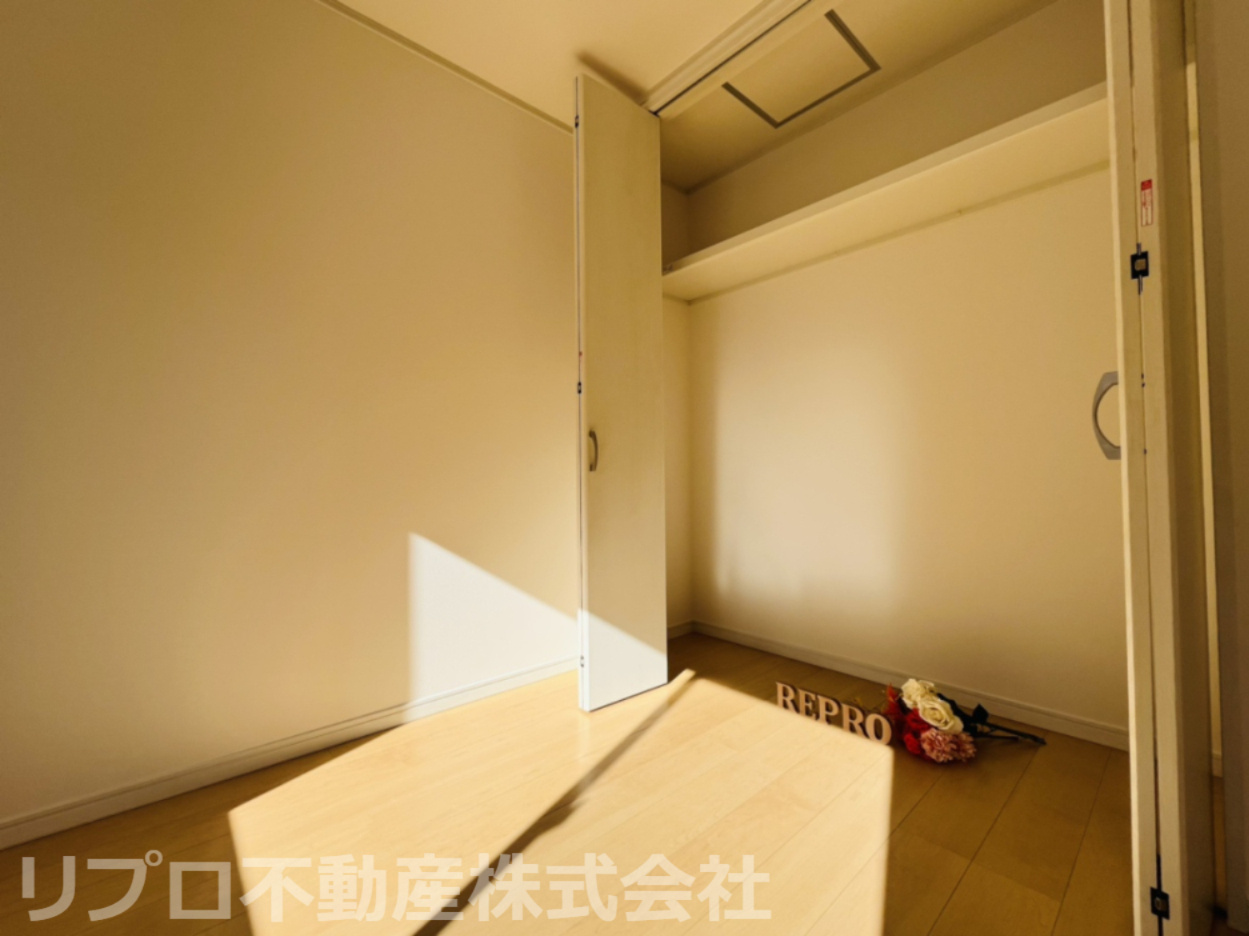 各居室に収納があります♪