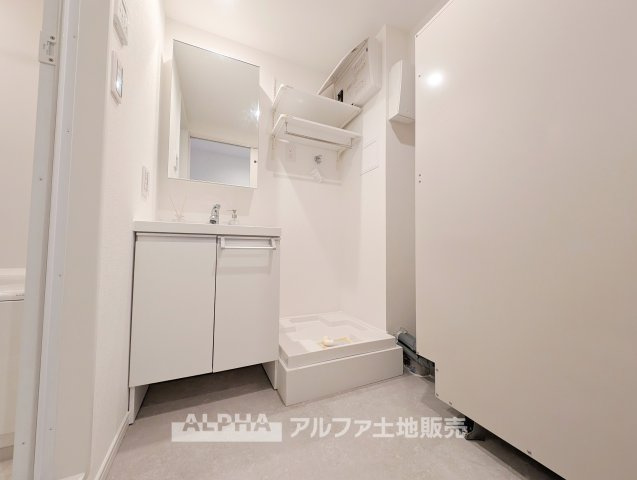 【Wash　Basin】◆洗面化粧台◆新規交換予定の洗面化粧台は、毎朝の身支度や帰宅後の手洗いなど、日々の生活に活躍します。