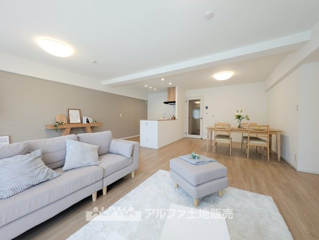 【Living　Room】◆約23帖のLDK◆家族でのびのび過ごせる開放的なリビングです。